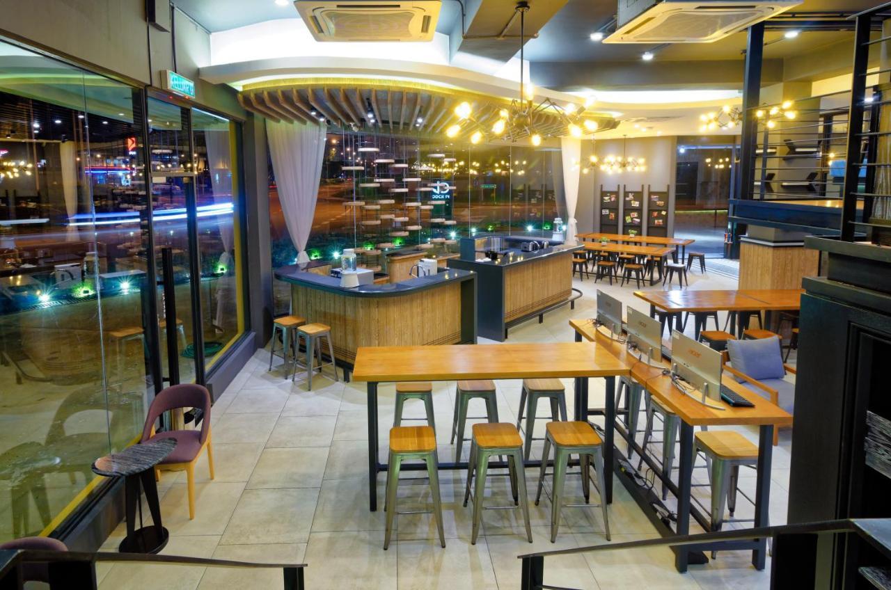 Bulatan Hostel Tanjong Aru Luaran gambar